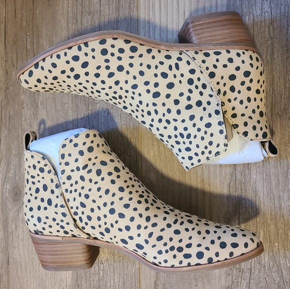 NIB Dolce Vita Stacked Heel Leopard Suede Booties - Picture 4 of 9
